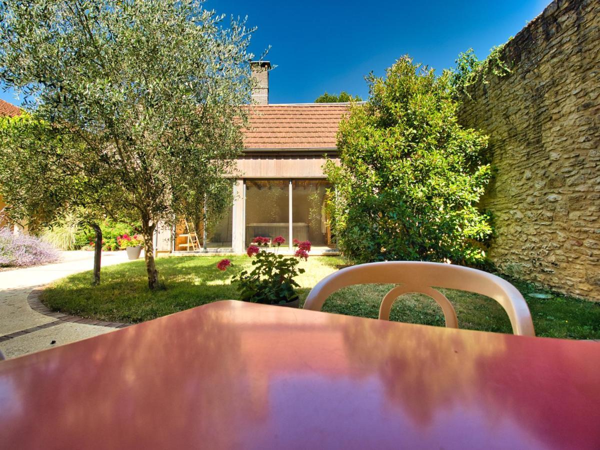 Logis Hotel Archambeau Thonac Zewnętrze zdjęcie