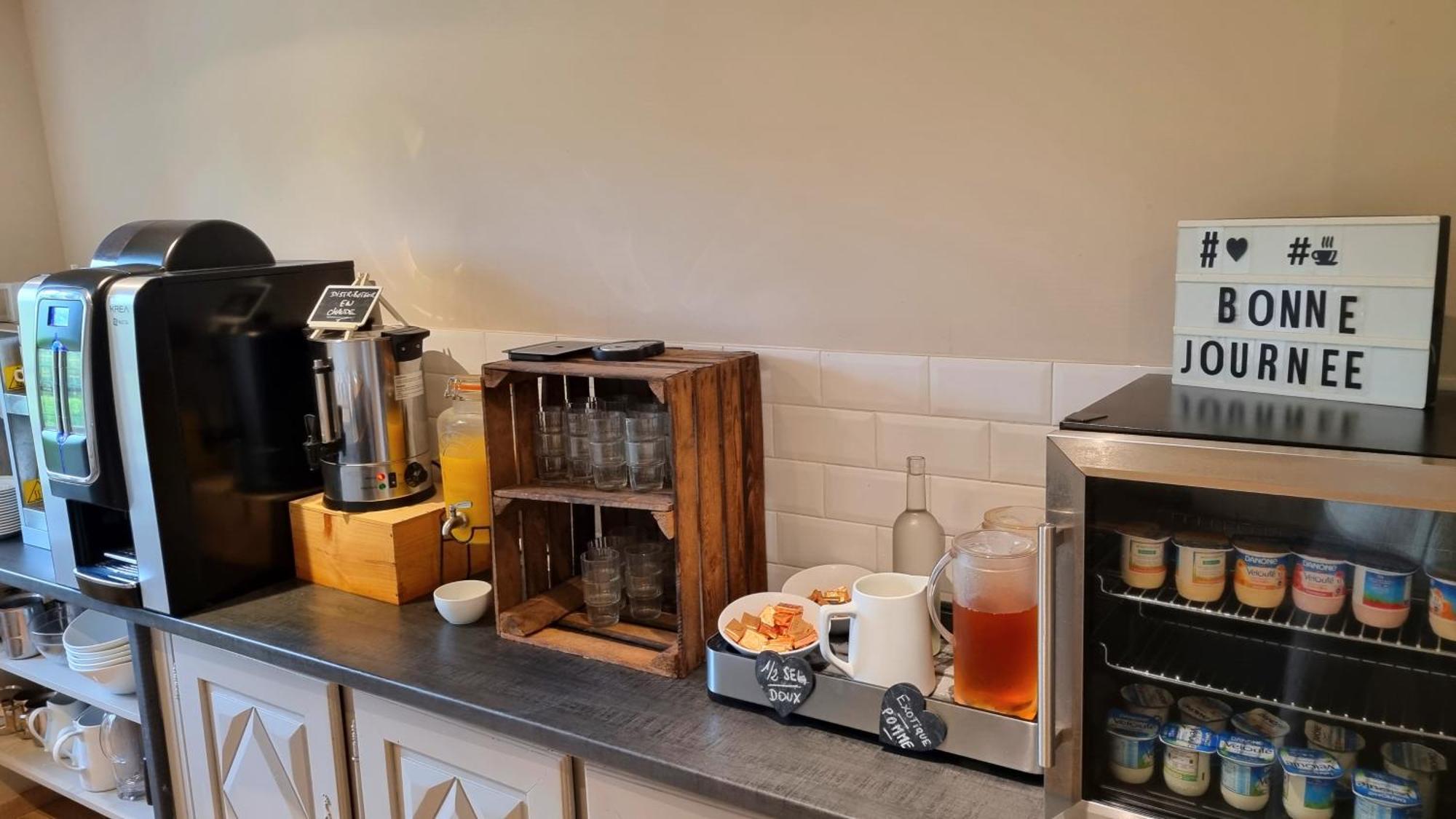 Logis Hotel Archambeau Thonac Zewnętrze zdjęcie