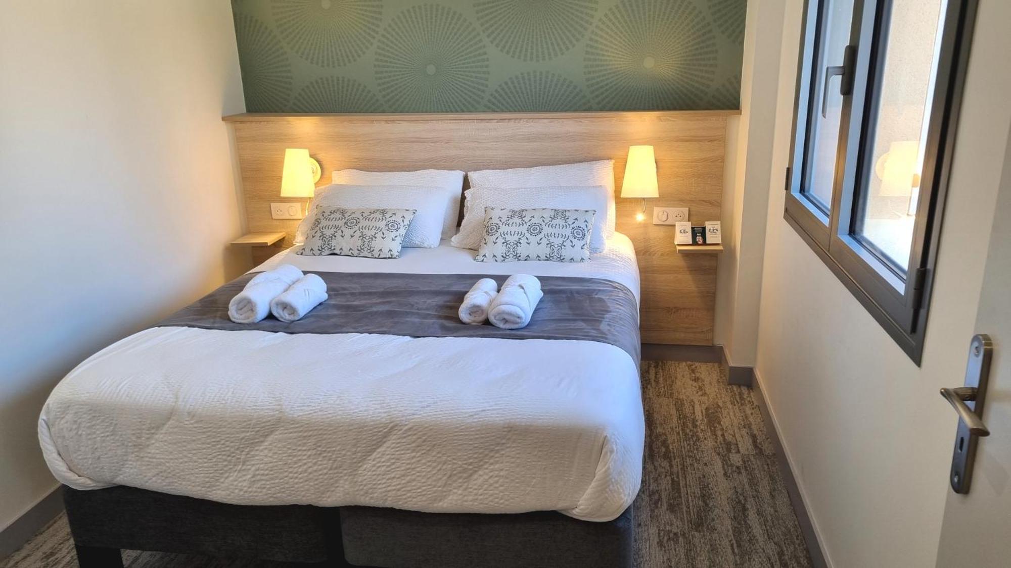 Logis Hotel Archambeau Thonac Zewnętrze zdjęcie