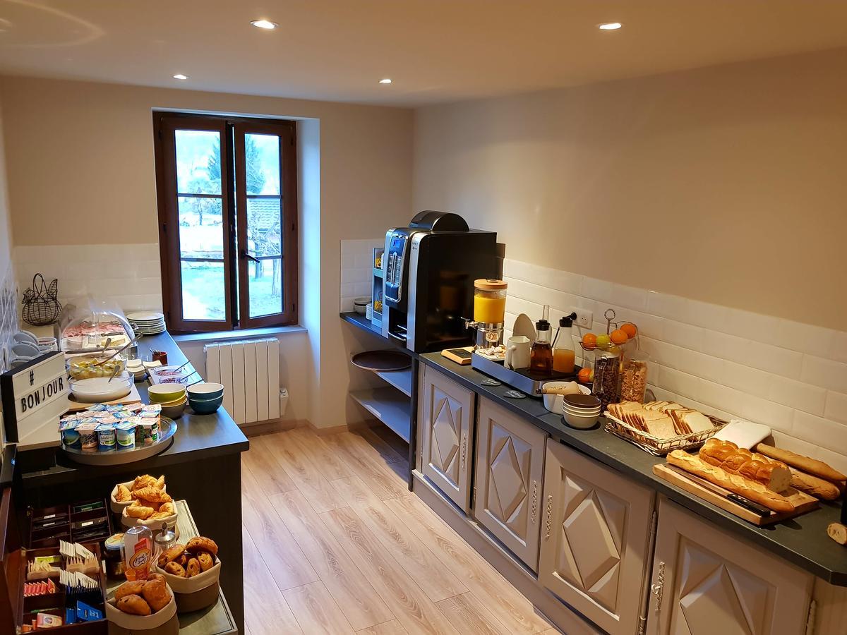 Logis Hotel Archambeau Thonac Zewnętrze zdjęcie